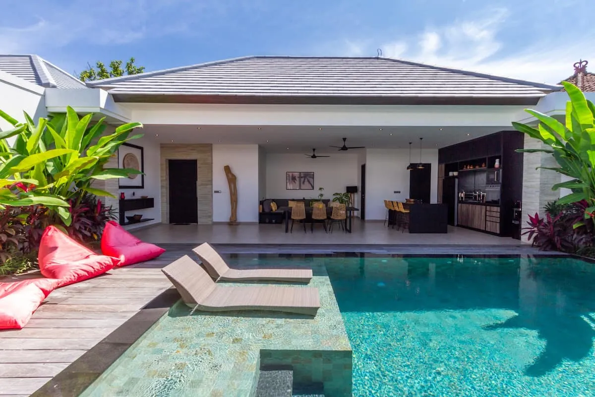 Villa-Lys-Pool-View
